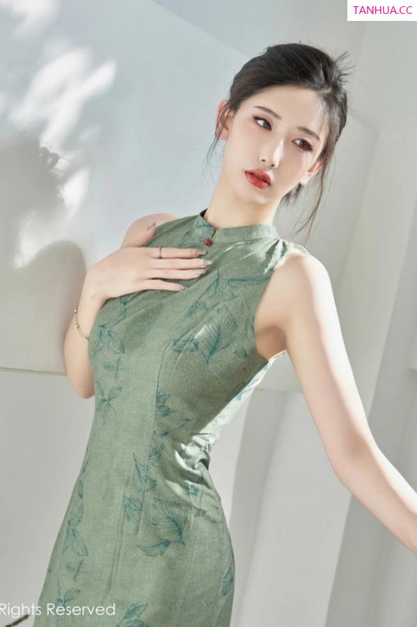   [XiuRen]高清写真图 2023.08.03 No.7181 沈青黛 旗袍美腿第28张图片